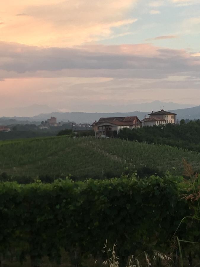 Cascina Baresane Bed & Breakfast Alba  Exterior photo