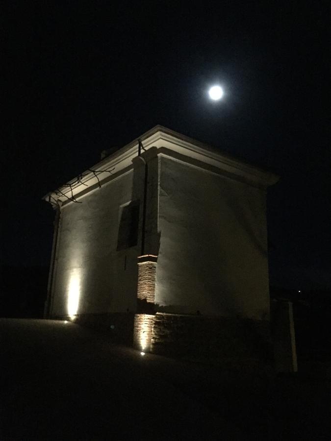 Cascina Baresane Bed & Breakfast Alba  Exterior photo